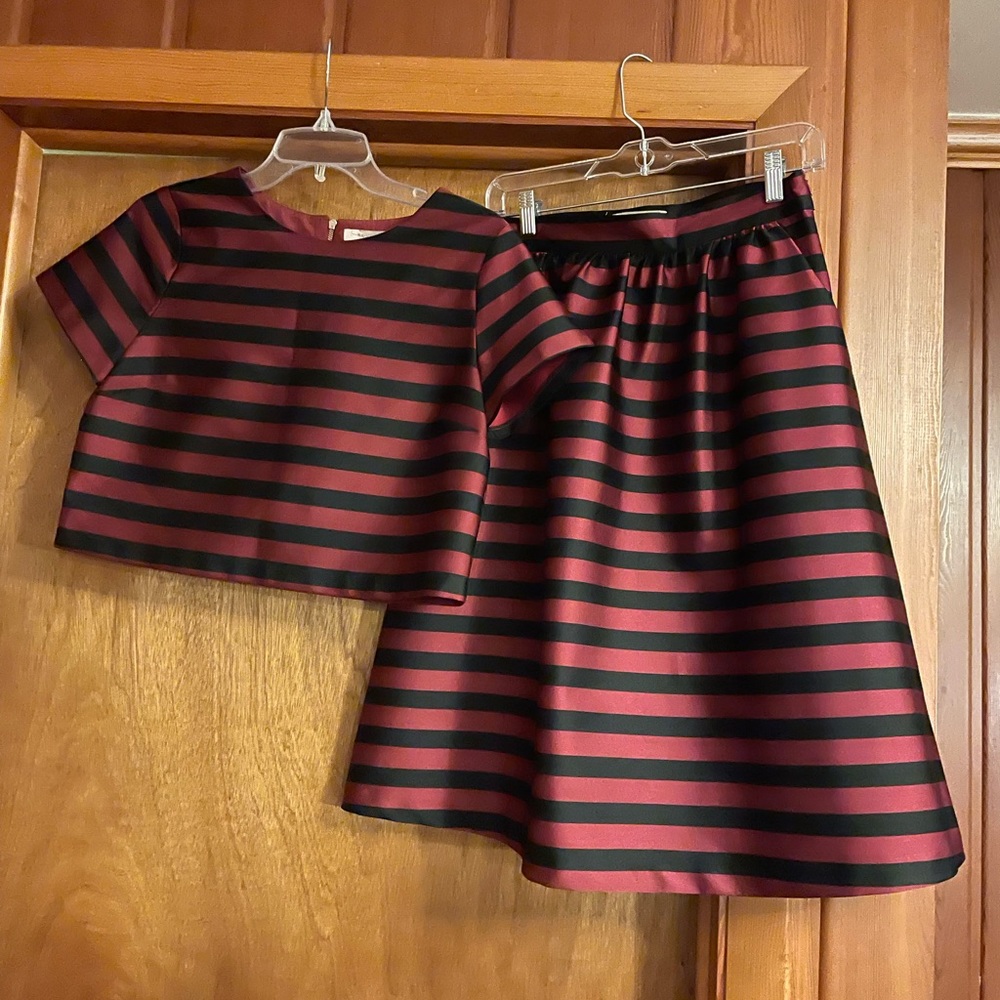 Forever21 garnet and black set
